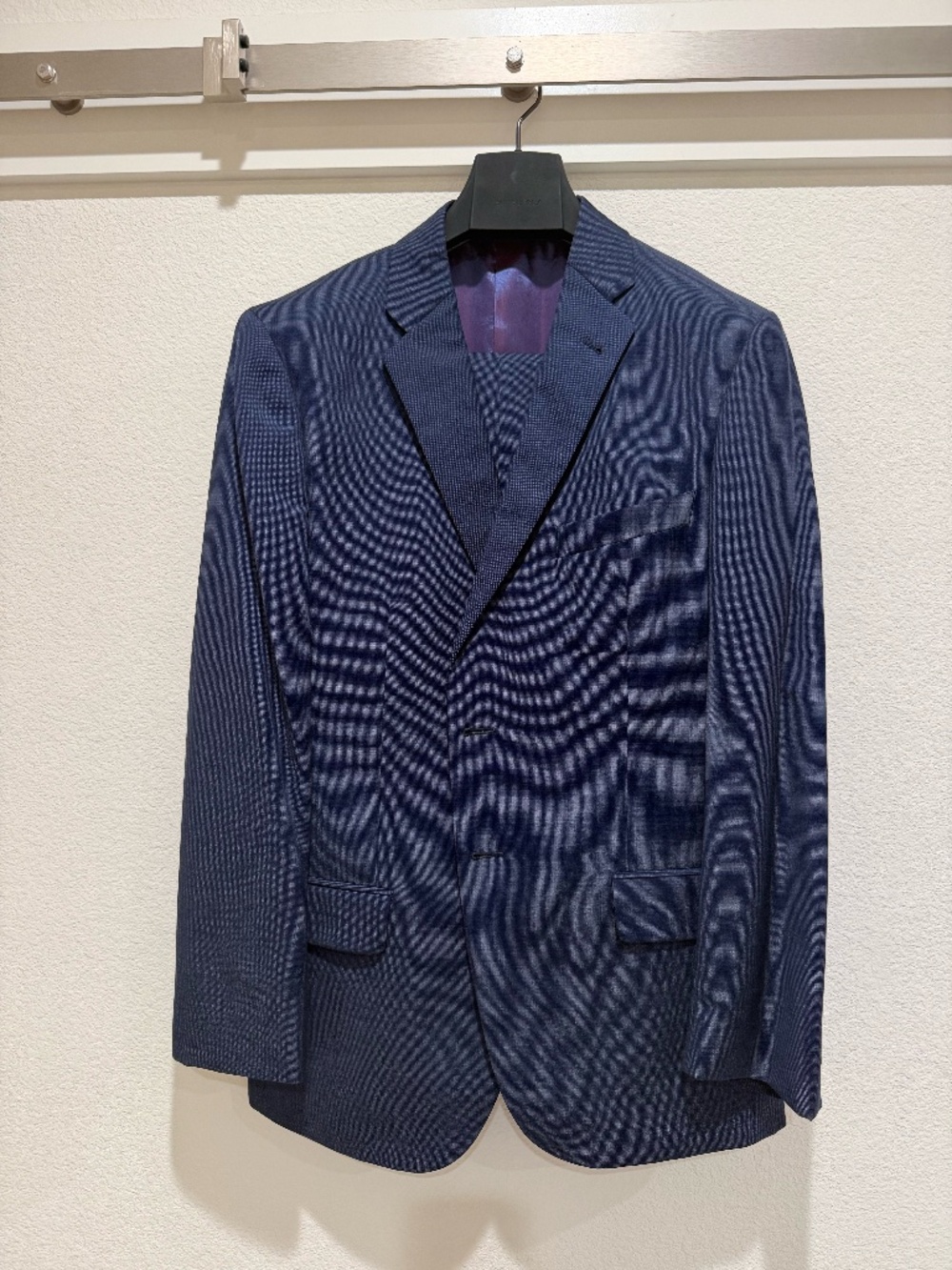 Joseph Abboud Navy Blue Suit (44R / 34R)